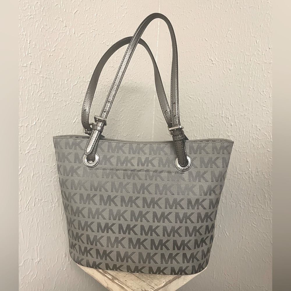 Michael Kors Signature Shoulder Bag